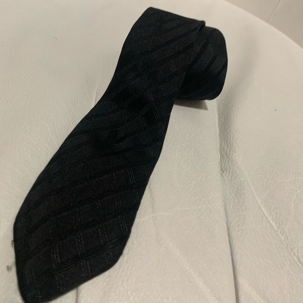 Men’s slim neck tie